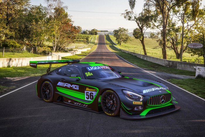 Buhk, Götz and Parente for Strakka Racing in Bathurst