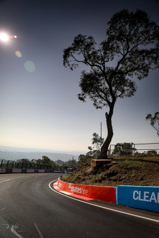 Bathurst 12 Hour 2020 | Kevin Pecks, Vier Communication