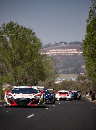 #30	Honda NSX GT3	Honda Racing JAS	Dane Cameron / Renger Van Der Zande / Mario Farnbacher Bathurst 12 Hour 2020 Parade | Kevin Pecks, Vier Communication