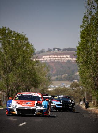 #2	Audi R8 LMS GT3	Audi Sport Team Valvoline	Dries Vanthoor / Christopher Haase / Frederich Vervisch Bathurst 12 Hour 2020 Parade | Kevin Pecks, Vier Communication