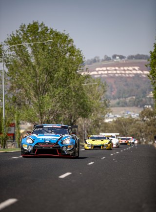 #35	Nissan GT-R NISMO GT3	KCMG	Edoardo Liberati / Alexandre Imperatori / Joao Paulo de Oliveira Bathurst 12 Hour 2020 Parade | Kevin Pecks, Vier Communication