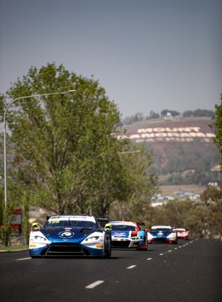 #159	Aston Martin Vantage AMR GT3	Garage 59	Andrew Watson / Oliver Hart / Roman De Angelis Bathurst 12 Hour 2020 Parade | Kevin Pecks, Vier Communication