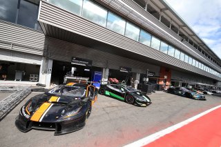 CARS IN THE PITLANE | OLIVIER BEROUD / VISION SPORT AGENCY