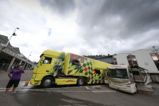 TRUCK IN THE PADDOCK | OLIVIER BEROUD / VISION SPORT AGENCY
