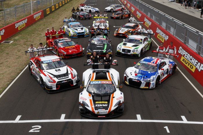 Amazing Field On Show At Mount Panorama
