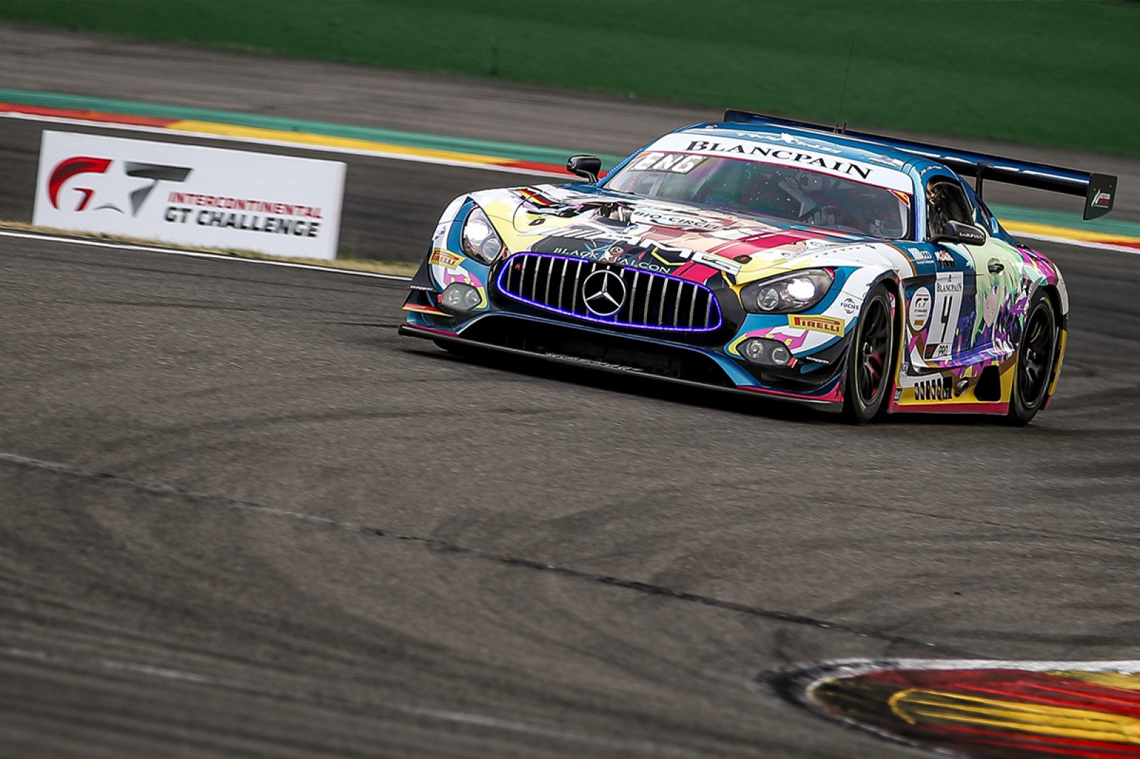 Engel edges Vanthoor in Super Pole thriller at Spa