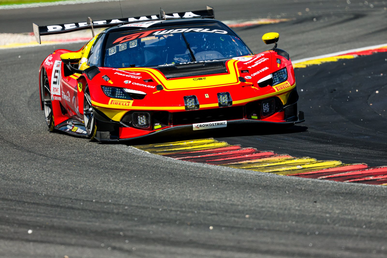 Rovera unstoppable as AF Corse Ferrari takes dominant Superpole
