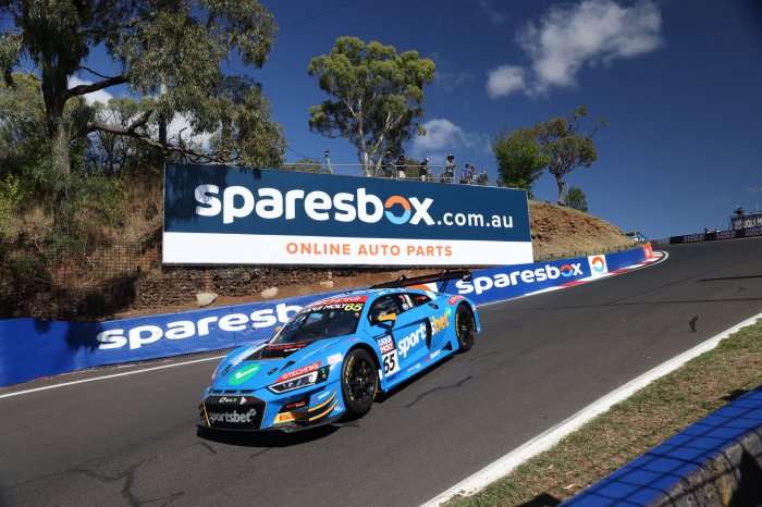 Bathurst: Mostert makes strong start on the Mountain