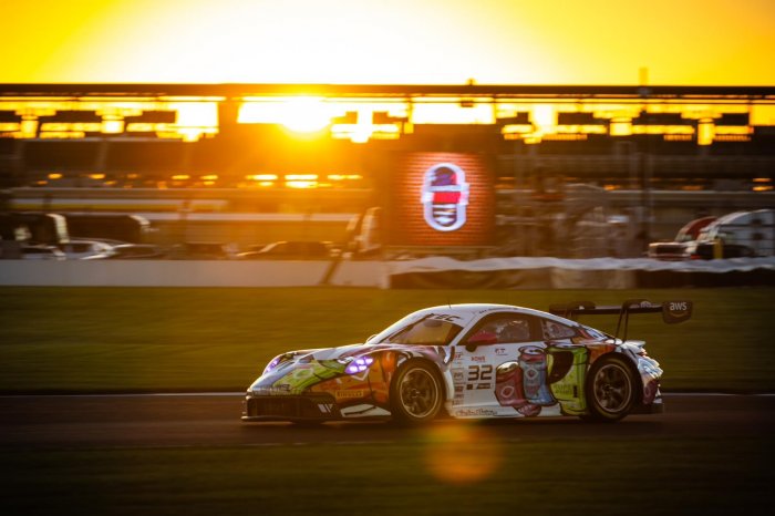 #Indy8H: Guven and GMG top tight Free Practice session