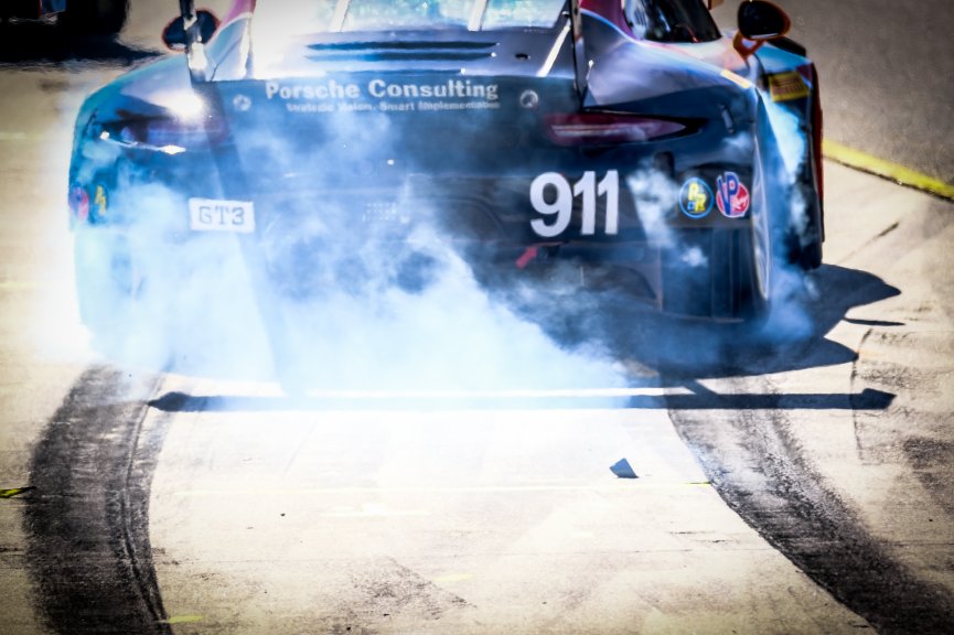 Pitlane Ambiance, Pre-Qualifying

