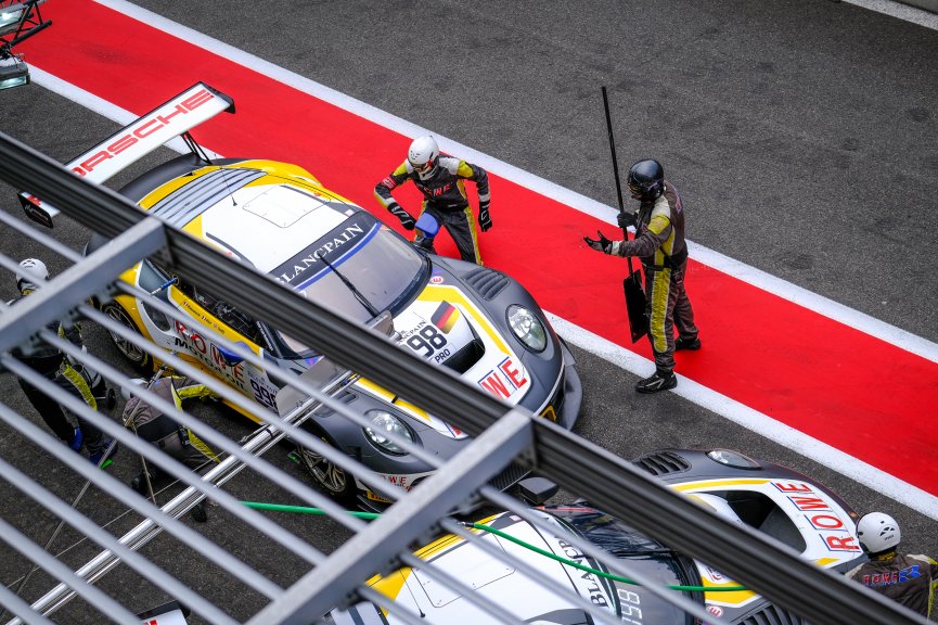 #98 ROWE Racing **** DEU Porsche 911 GT3 R - - Sven Müller DEU Romain Dumas FRA Mathieu Jaminet FRA - IntGTC, Pitlane, Warm Up
