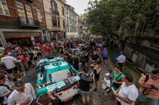 Parade
 | SRO / Kevin Pecks-1VIER