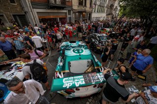 Parade
 | SRO / Kevin Pecks-1VIER