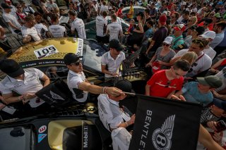 Parade
 | SRO / Kevin Pecks-1VIER