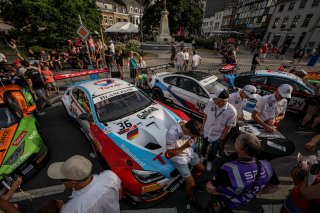 Parade
 | SRO / Kevin Pecks-1VIER