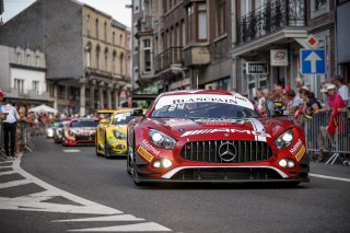 Parade
 | SRO / Kevin Pecks-1VIER