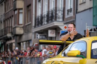 Parade
 | SRO / Kevin Pecks-1VIER