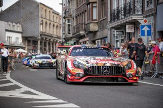 Parade
 | SRO / Kevin Pecks-1VIER