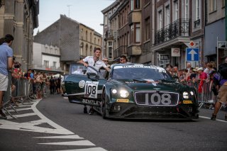 Parade
 | SRO / Kevin Pecks-1VIER