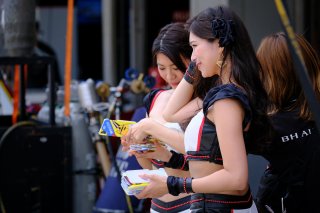Autograph Session, Pitwalk
 | SRO / Dirk Bogaerts Photography