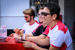 Autograph Session, Pitwalk
 | SRO / Dirk Bogaerts Photography