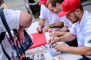 Autograph Session, Pitwalk
 | SRO / Dirk Bogaerts Photography