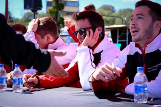 Autograph Session
 | SRO / Dirk Bogaerts Photography