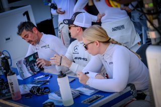 Autograph Session
 | SRO / Dirk Bogaerts Photography