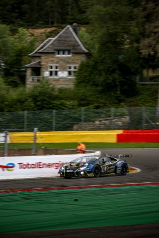 #77 Barwell Motorsport GBR Lamborghini Huracan GT3 Evo Miguel Ramos PRT Leo Machitski RUS Henrique Chaves PRT Sandy Mitchell GBR Pro-Am Cup IGTC, Race
 | SRO / Kevin Pecks