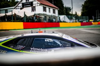 #77 Barwell Motorsport GBR Lamborghini Huracan GT3 Evo Miguel Ramos PRT Leo Machitski RUS Henrique Chaves PRT Sandy Mitchell GBR Pro-Am Cup IGTC, Race
 | SRO / Jules Benichou - 21creation