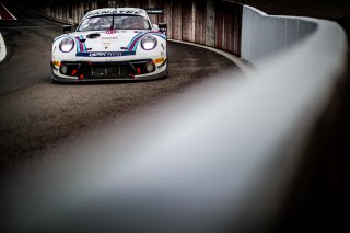 #22 GPX Martini Racing UAE Porsche 911 GT3-R (991.II) - - Matt Campbell AUS Earl Bamber NZL Mathieu Jaminet FRA Pro Cup IGTC, Pitlane, Race
 | SRO / Jules Benichou - 21creation