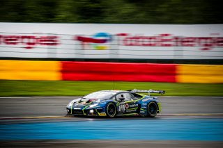 #77 Barwell Motorsport GBR Lamborghini Huracan GT3 Evo Miguel Ramos PRT Leo Machitski RUS Henrique Chaves PRT Sandy Mitchell GBR Pro-Am Cup IGTC, GT3, Race
 | SRO / Jules Benichou - 21creation