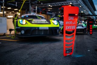 #39 Singha Racing Team TP 12 Porsche 911 GT3-R (991.II) - Piti BHIROMBHAKDI THA Christophe HAMON FRA Tanart SATHIENTHIRAKUL THA Earl BAMBER NZL Pro-Am Cup, Qualifying
 | SRO Motorsports Group
