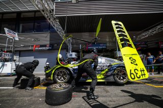 #39 Singha Racing Team TP 12 Porsche 911 GT3-R (991.II) - Piti BHIROMBHAKDI THA Christophe HAMON FRA Tanart SATHIENTHIRAKUL THA Earl BAMBER NZL Pro-Am Cup, Race
 | SRO Motorsports Group