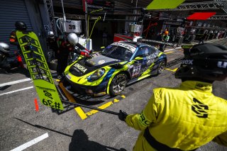 #39 Singha Racing Team TP 12 Porsche 911 GT3-R (991.II) - Piti BHIROMBHAKDI THA Christophe HAMON FRA Tanart SATHIENTHIRAKUL THA Earl BAMBER NZL Pro-Am Cup, Race
 | SRO Motorsports Group