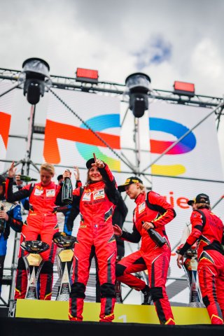 #83 Iron Dames Ferrari 488 GT3 - Rahel FREY CHE Sarah BOVY BEL Michelle GATTING DNK Doriane PIN FRA Gold Cup, Race | SRO Motorsports Group