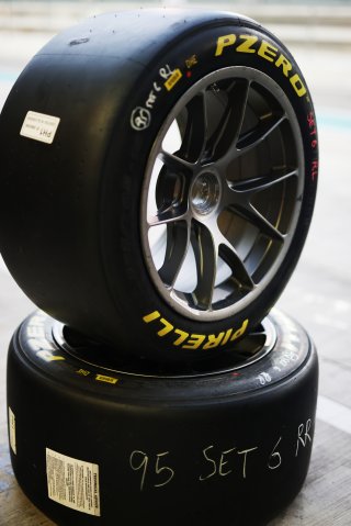 Pirelli Tyres
 | JEP/SRO