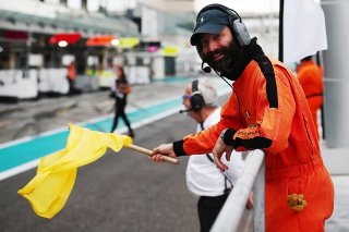 A marshal in the pit lane
 | JEP/SRO