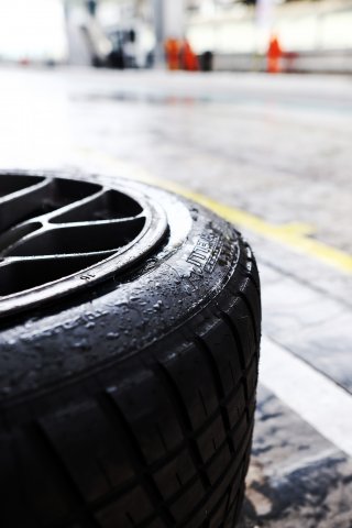 Pirelli Tyres
 | JEP/SRO