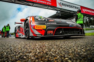 Grid Walk, Race
 | © SRO - TWENTY-ONE CREATION | Jules Benichou