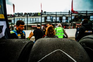 Grid Walk, Race
 | © SRO - TWENTY-ONE CREATION | Jules Benichou