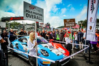 Grid Walk, Race
 | © SRO - TWENTY-ONE CREATION | Jules Benichou