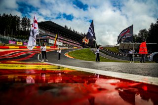 Grid Walk, Race
 | © SRO - TWENTY-ONE CREATION | Jules Benichou