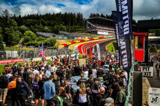 Grid Walk, Race
 | © SRO - TWENTY-ONE CREATION | Jules Benichou