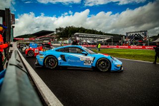 Grid Walk, Race
 | © SRO - TWENTY-ONE CREATION | Jules Benichou