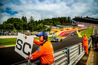 Grid Walk, Race
 | © SRO - TWENTY-ONE CREATION | Jules Benichou