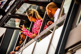 Grid Walk, Race
 | © SRO - TWENTY-ONE CREATION | Jules Benichou