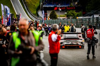 Grid Walk, Race
 | © SRO - TWENTY-ONE CREATION | Jules Benichou