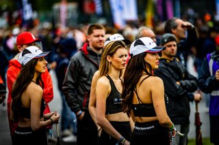 Grid Walk, Race
 | © SRO - TWENTY-ONE CREATION | Jules Benichou