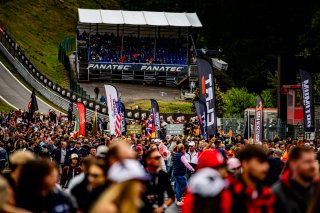 Grid Walk, Race
 | © SRO - TWENTY-ONE CREATION | Jules Benichou
